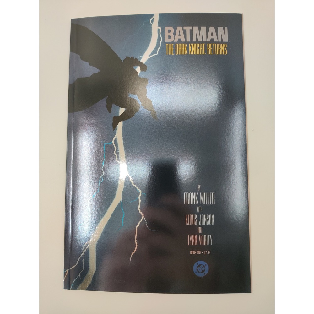 Batman The Dark Knight Returns Book One Frank Miller DC Comics Graphic Novel